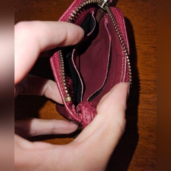 Wanderers travel Co leather crossbody and change purse set - Picture 15 of 16